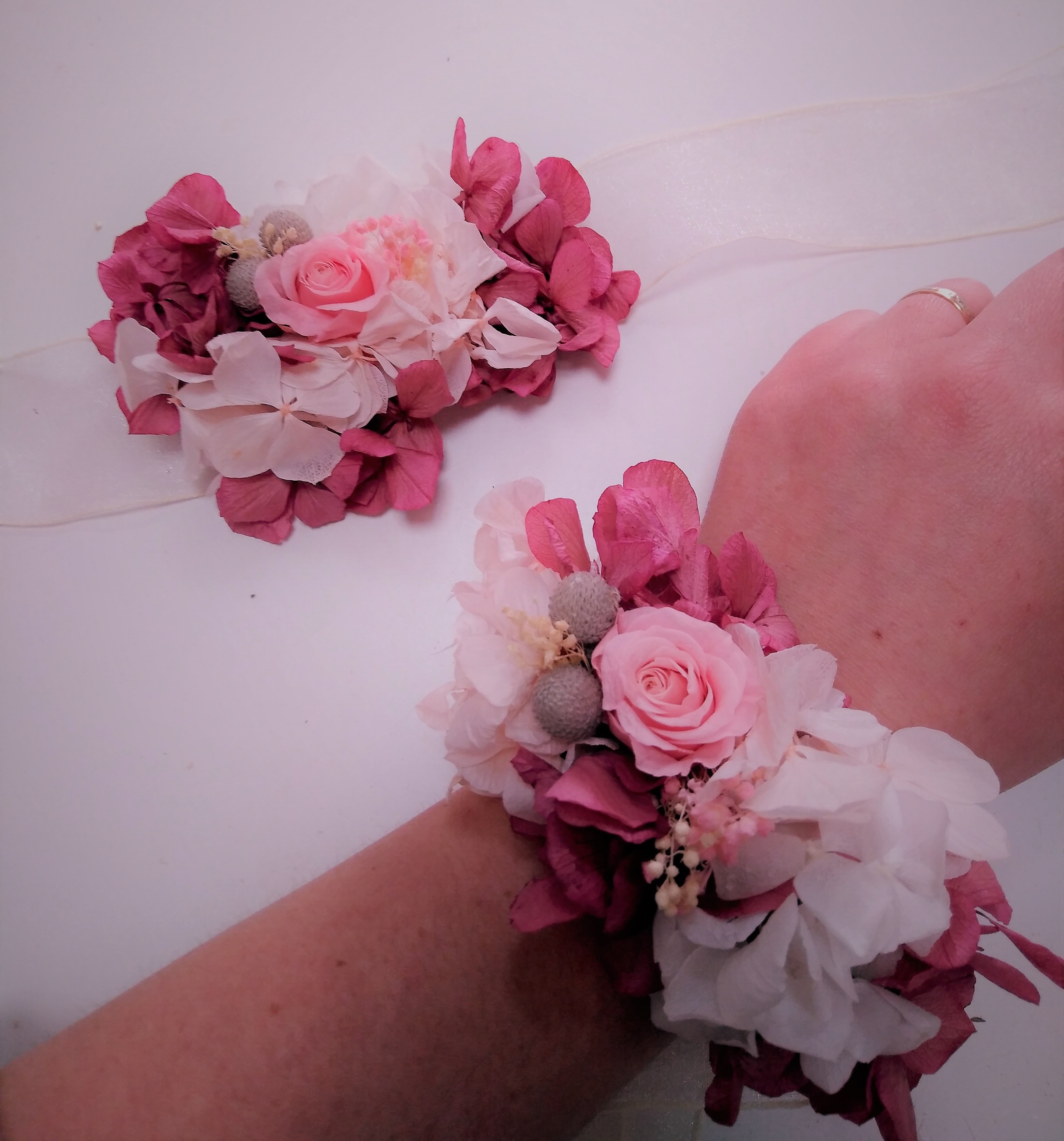 Corsage en tonos buganvilla